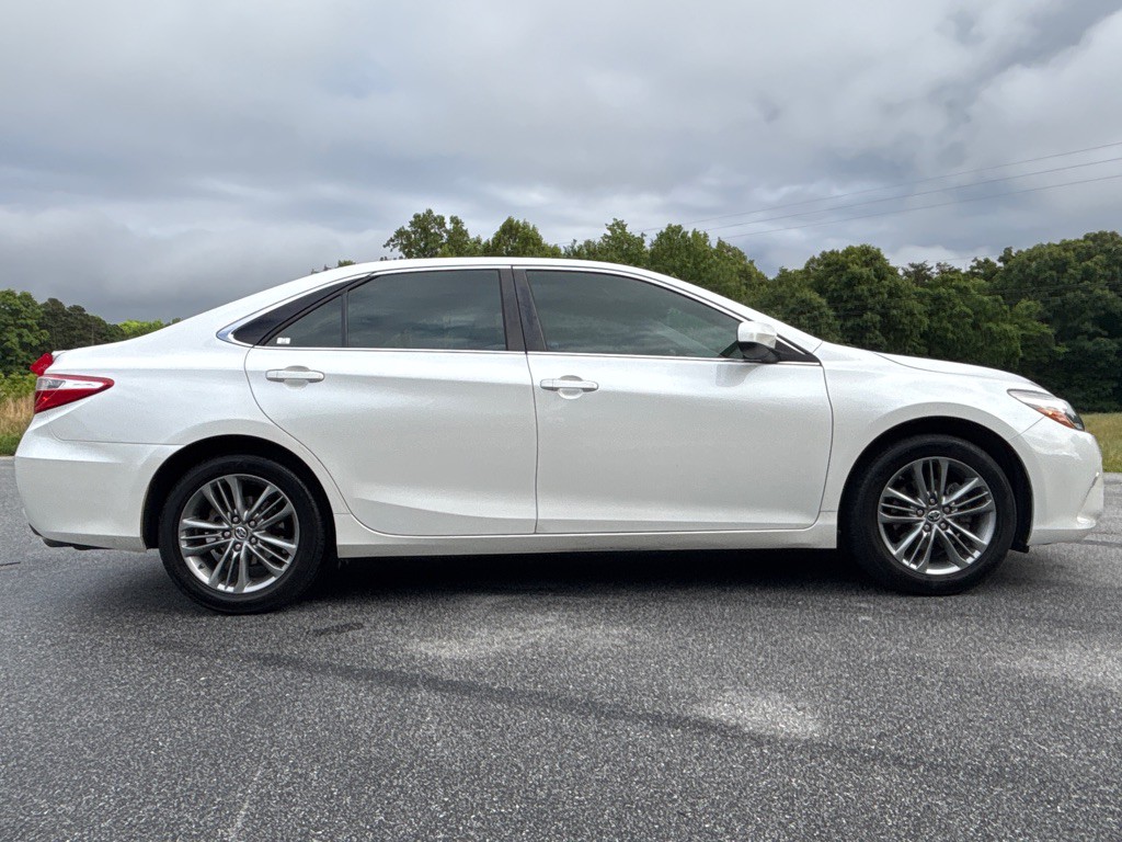2015 Toyota Camry Image 6