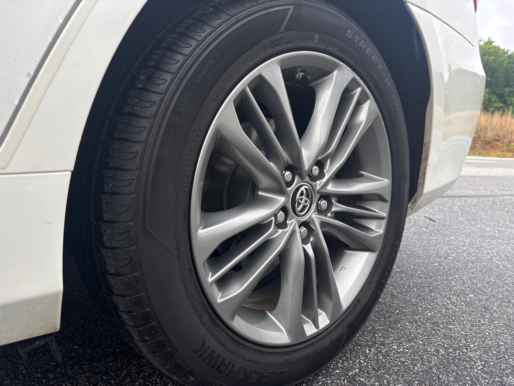 2015 Toyota Camry Image 9