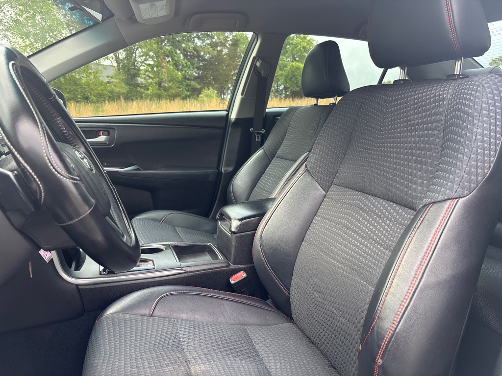 2015 Toyota Camry Image 10