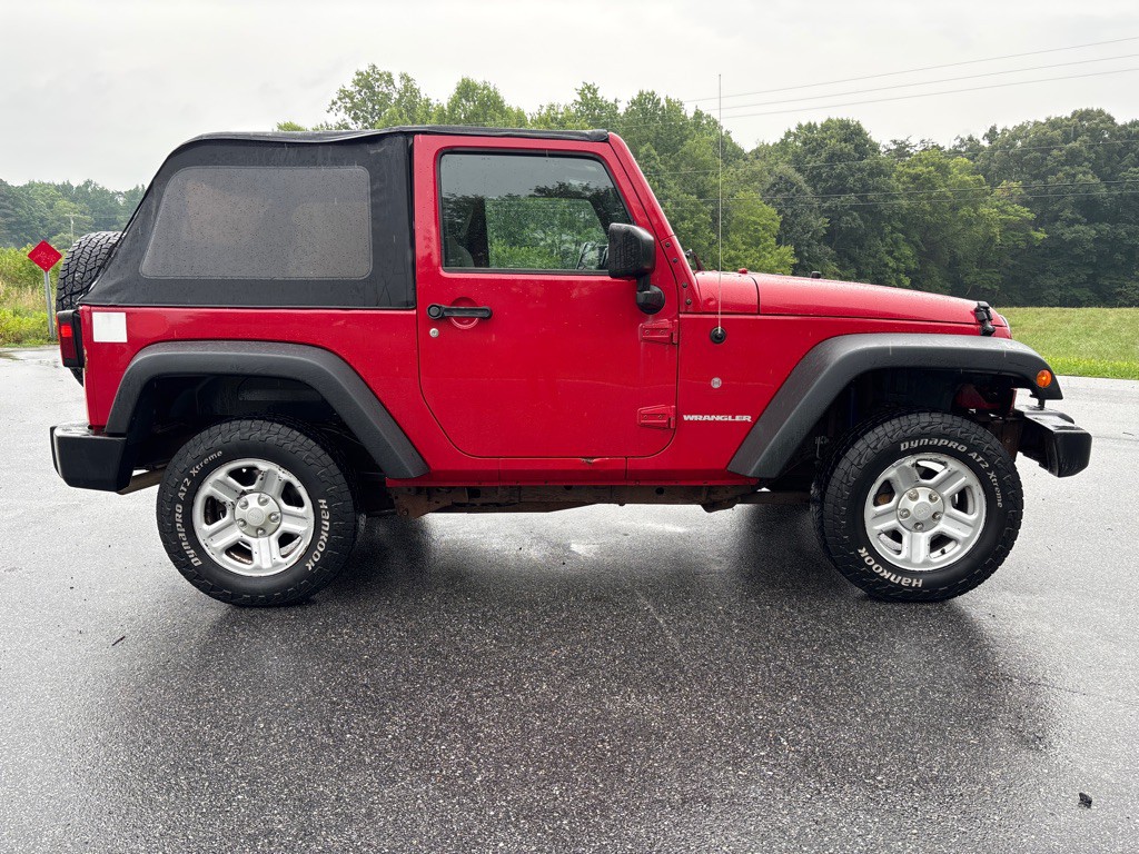 2011 Jeep Wrangler Image 6