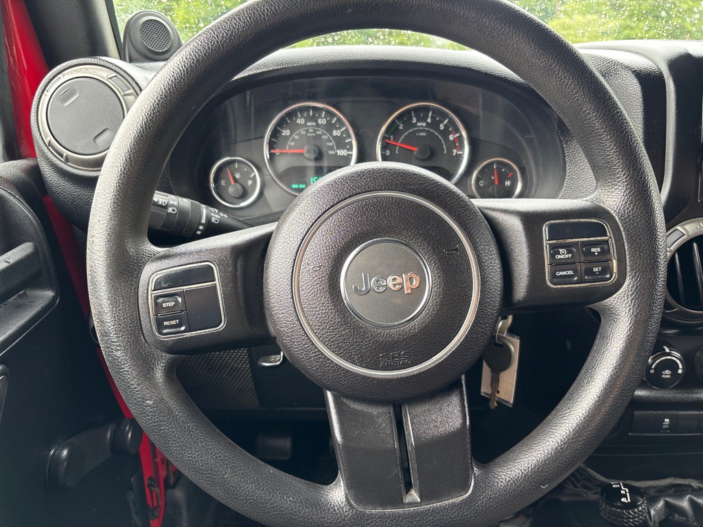 2011 Jeep Wrangler Image 12