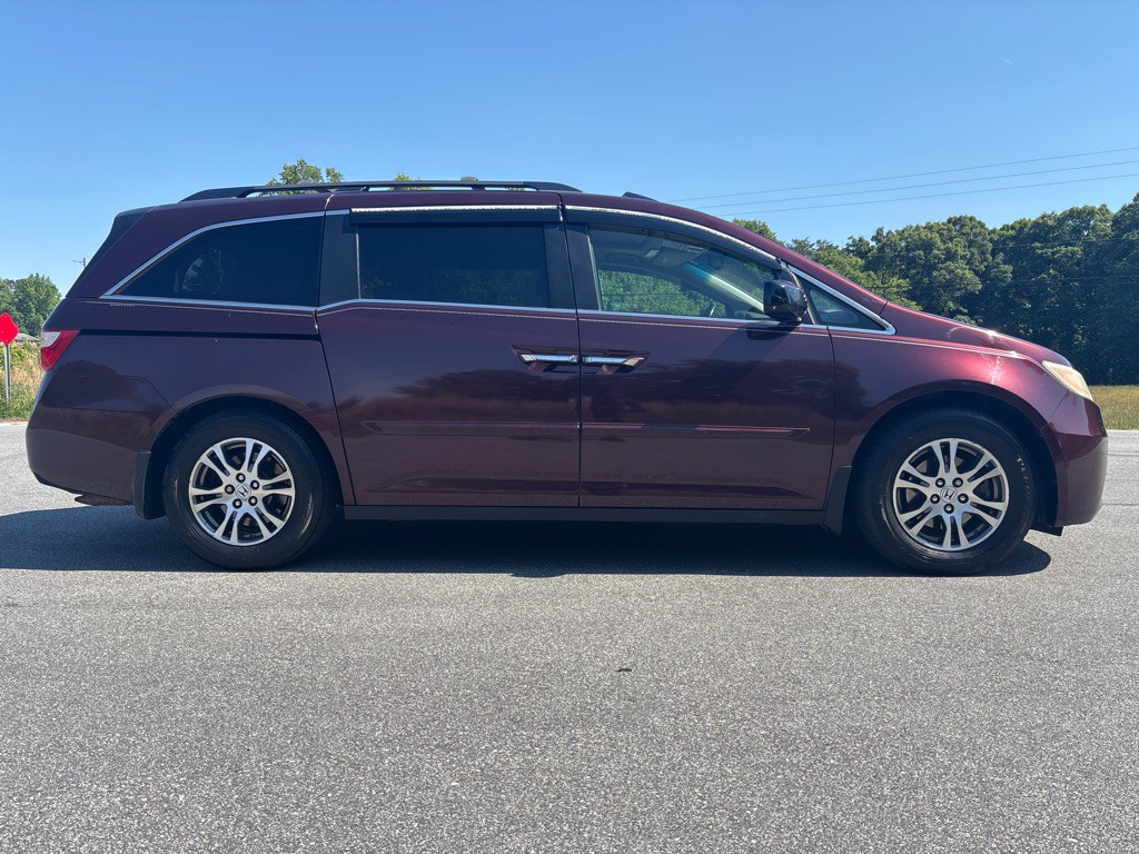 2011 Honda Odyssey Image 3
