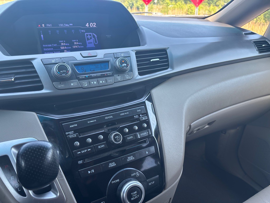 2011 Honda Odyssey Image 12