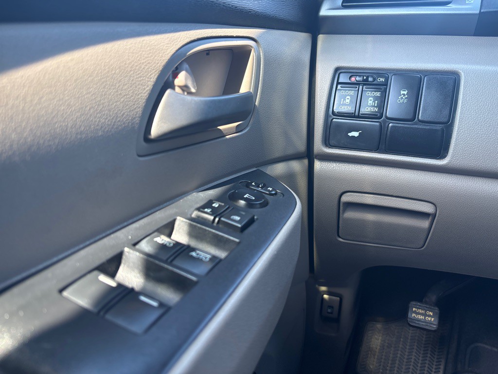 2011 Honda Odyssey Image 17