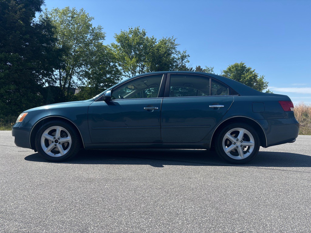 2007 Hyundai Sonata Image 2