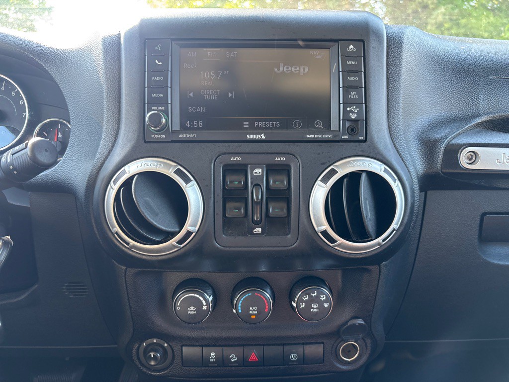 2016 Jeep Wrangler Unlimited Image 16