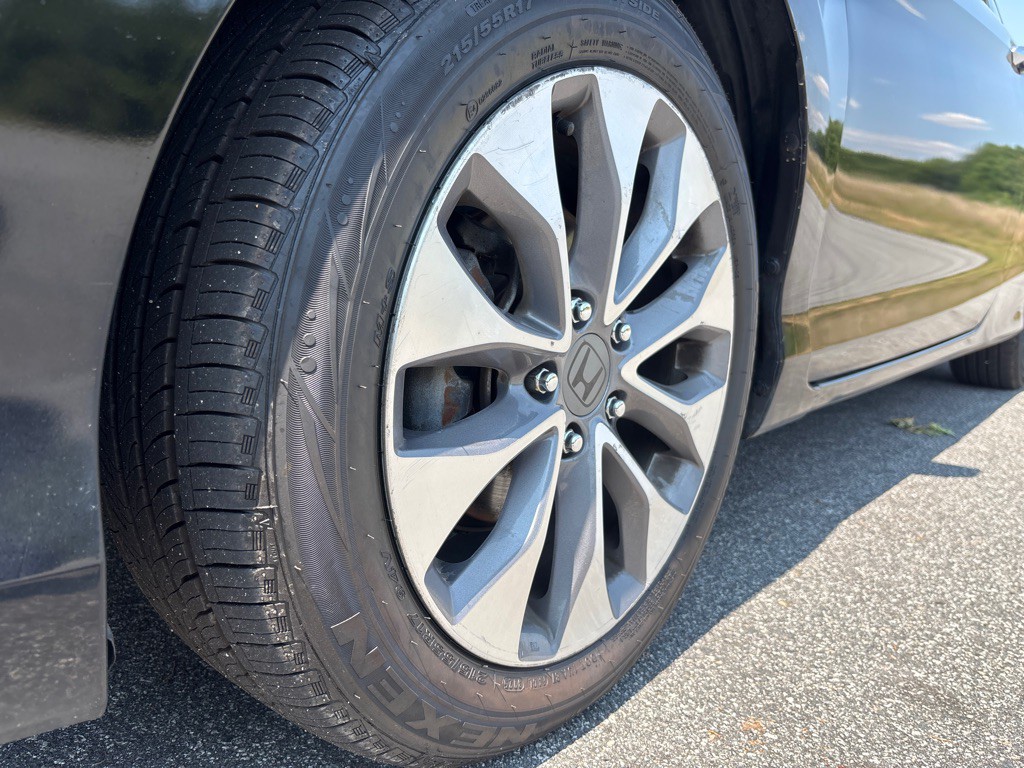 2013 Honda Accord Image 9