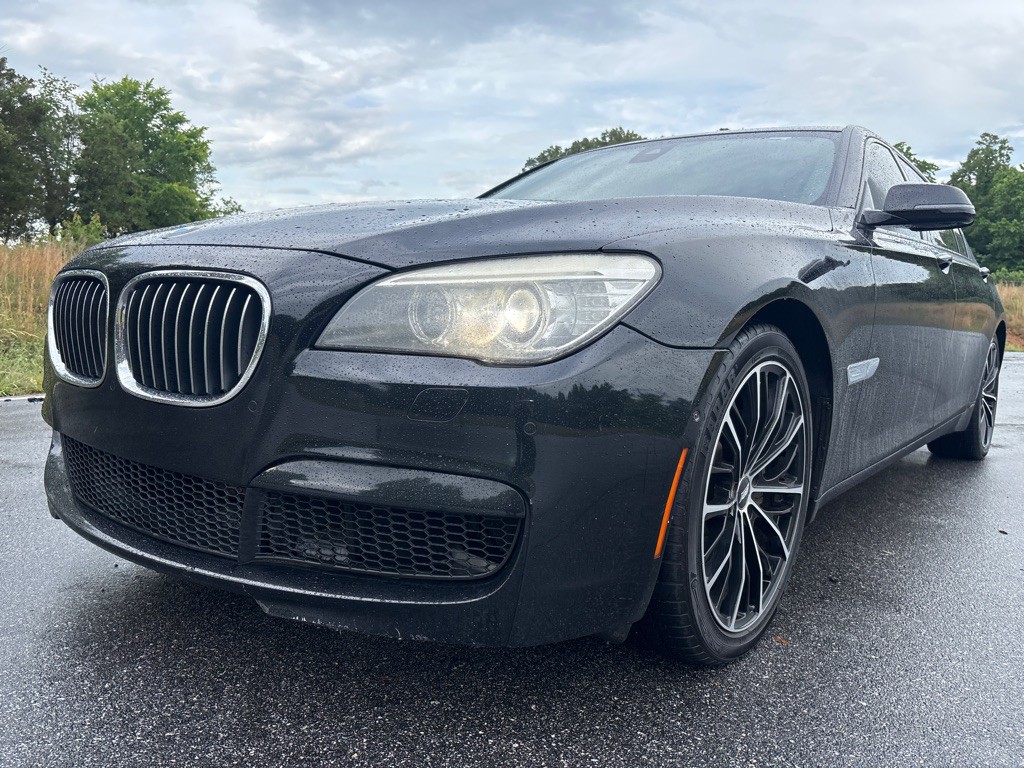 2014 BMW 7 Series Image 1