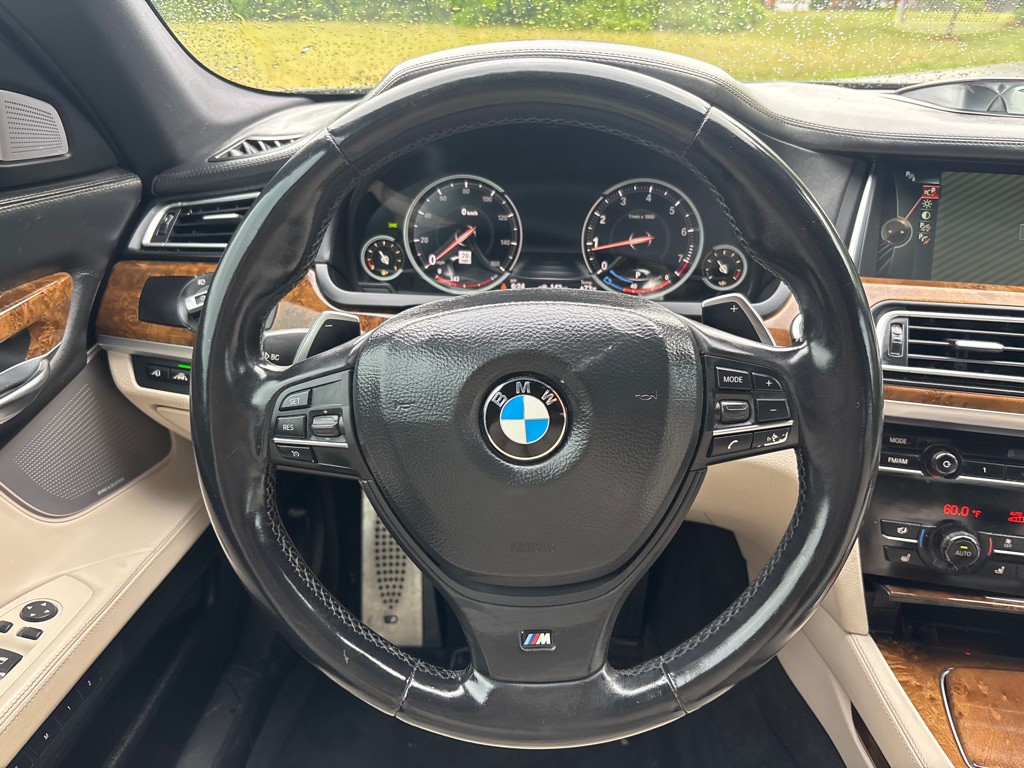 2014 BMW 7 Series Image 13