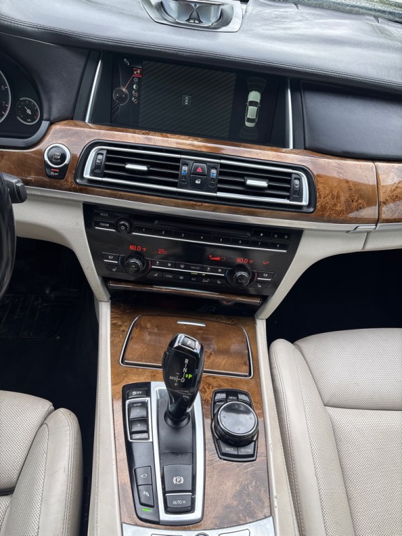 2014 BMW 7 Series Image 15