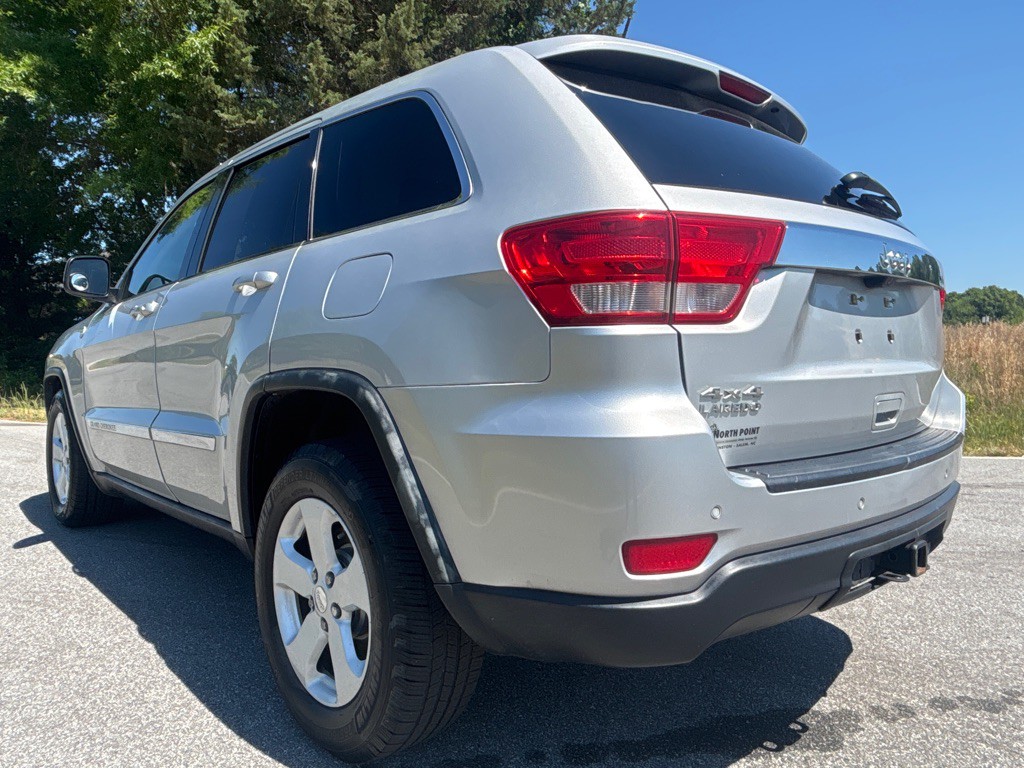 2011 Jeep Grand Cherokee Image 3