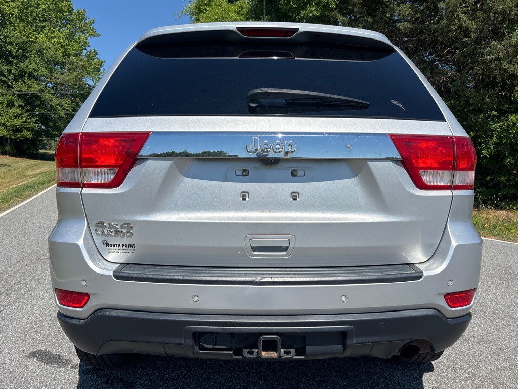 2011 Jeep Grand Cherokee Image 4