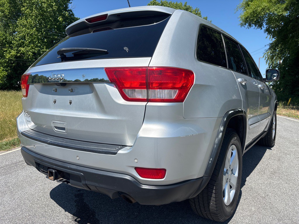 2011 Jeep Grand Cherokee Image 5