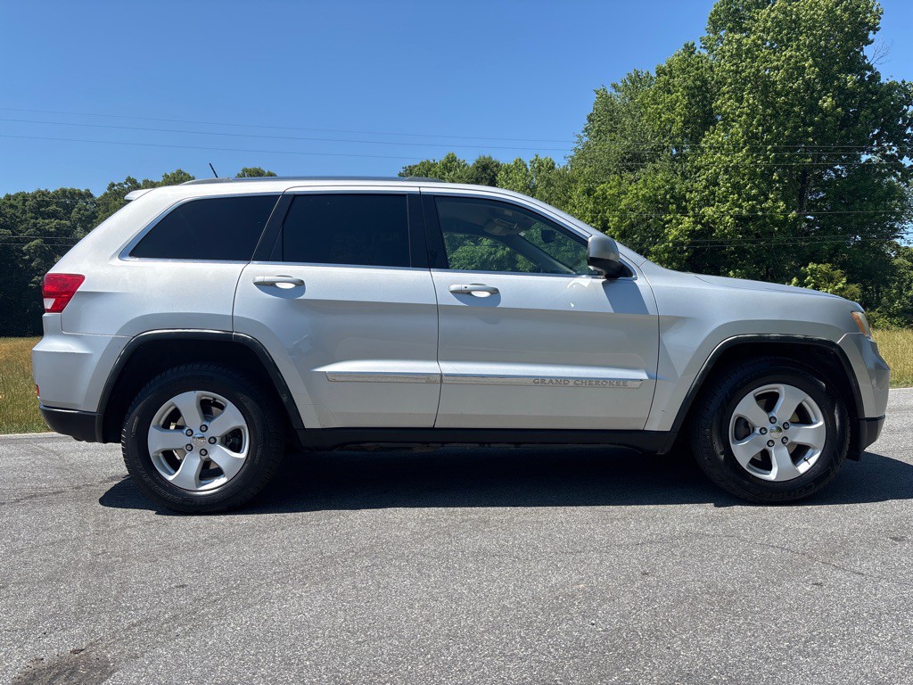 2011 Jeep Grand Cherokee Image 6