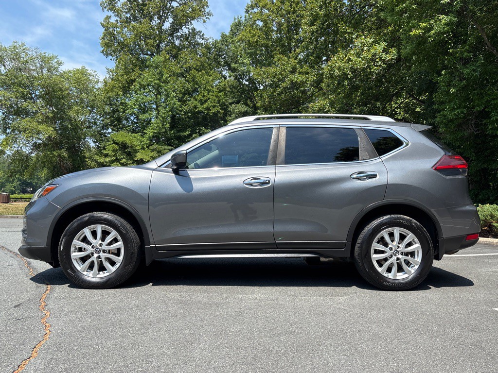 2020 Nissan Rogue Image 2
