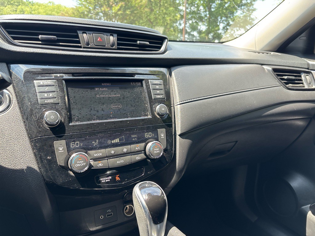 2020 Nissan Rogue Image 15