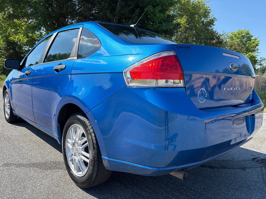 2011 Ford Focus Image 3