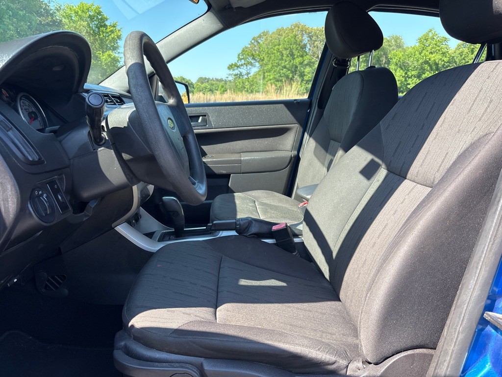 2011 Ford Focus Image 10