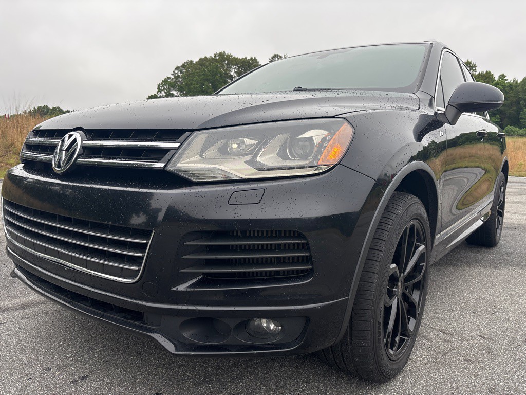 2014 Volkswagen Touareg Image 1