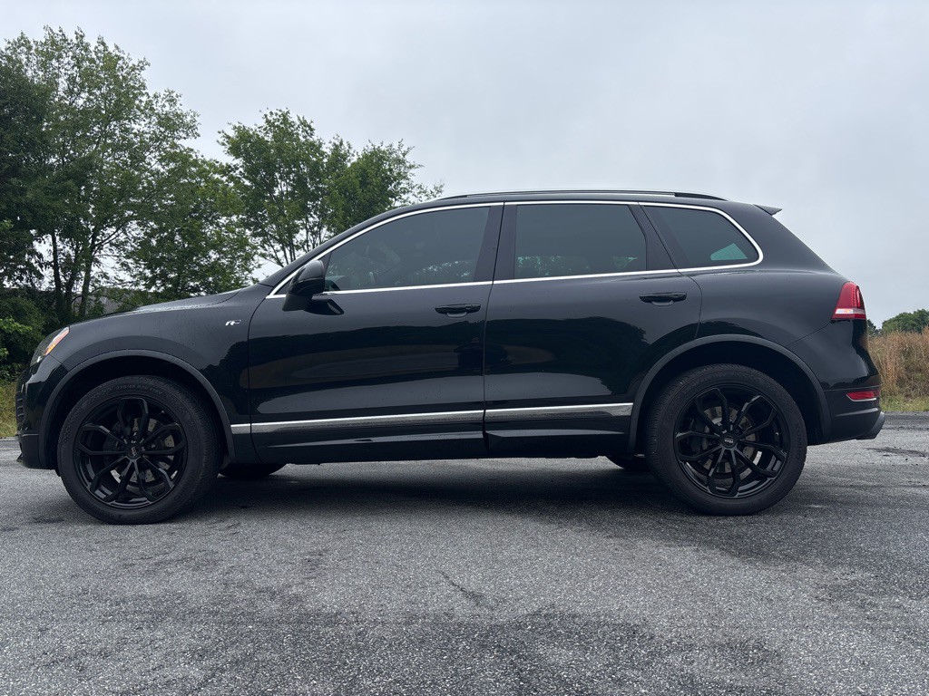 2014 Volkswagen Touareg Image 2
