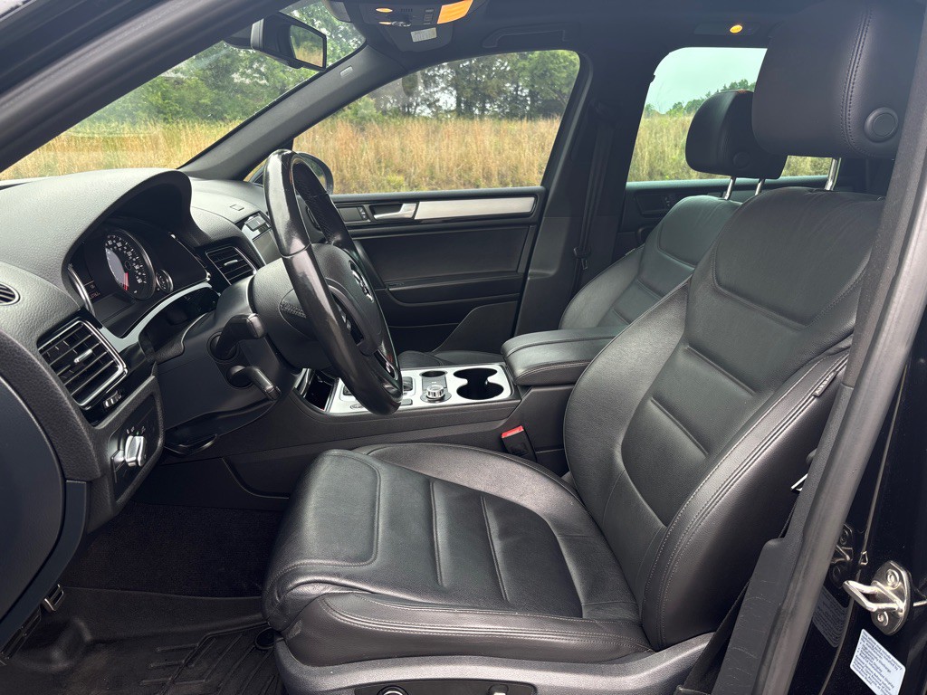 2014 Volkswagen Touareg Image 12