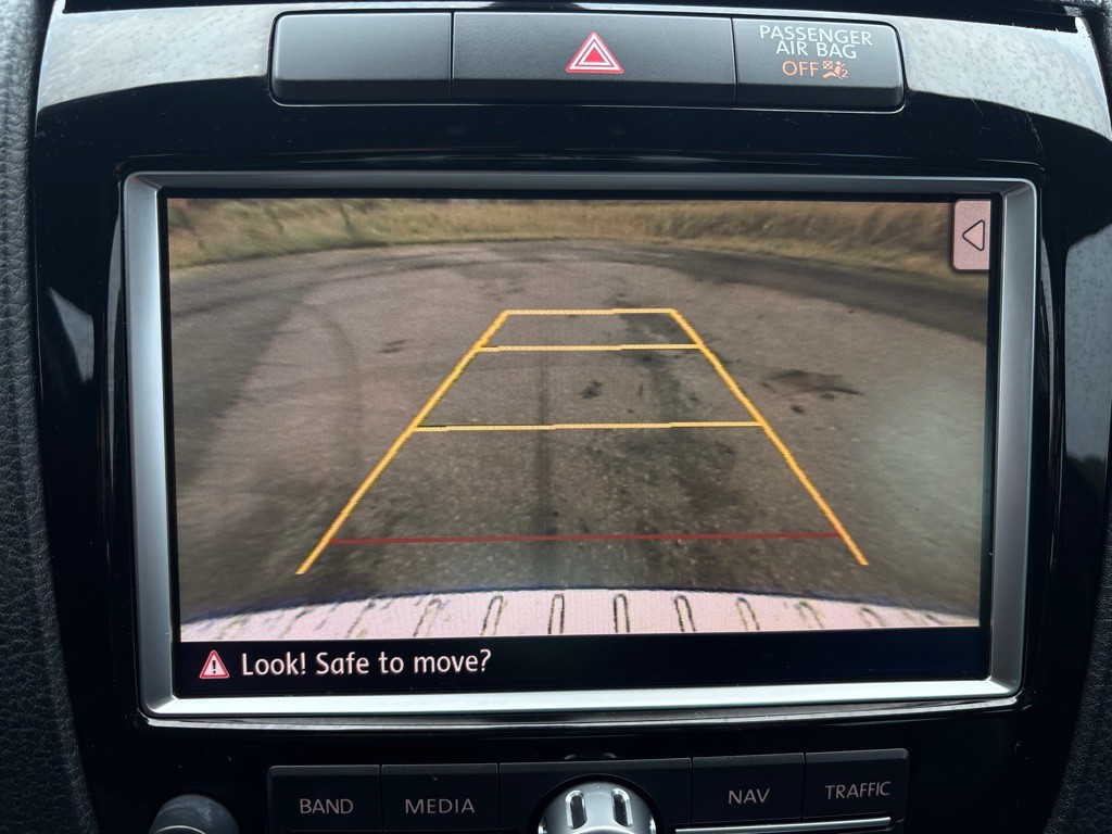 2014 Volkswagen Touareg Image 20