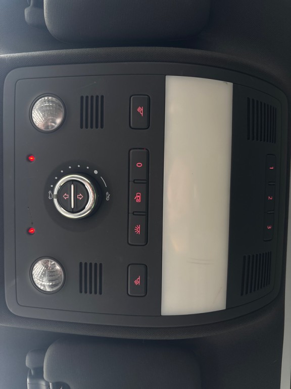 2014 Volkswagen Touareg Image 21
