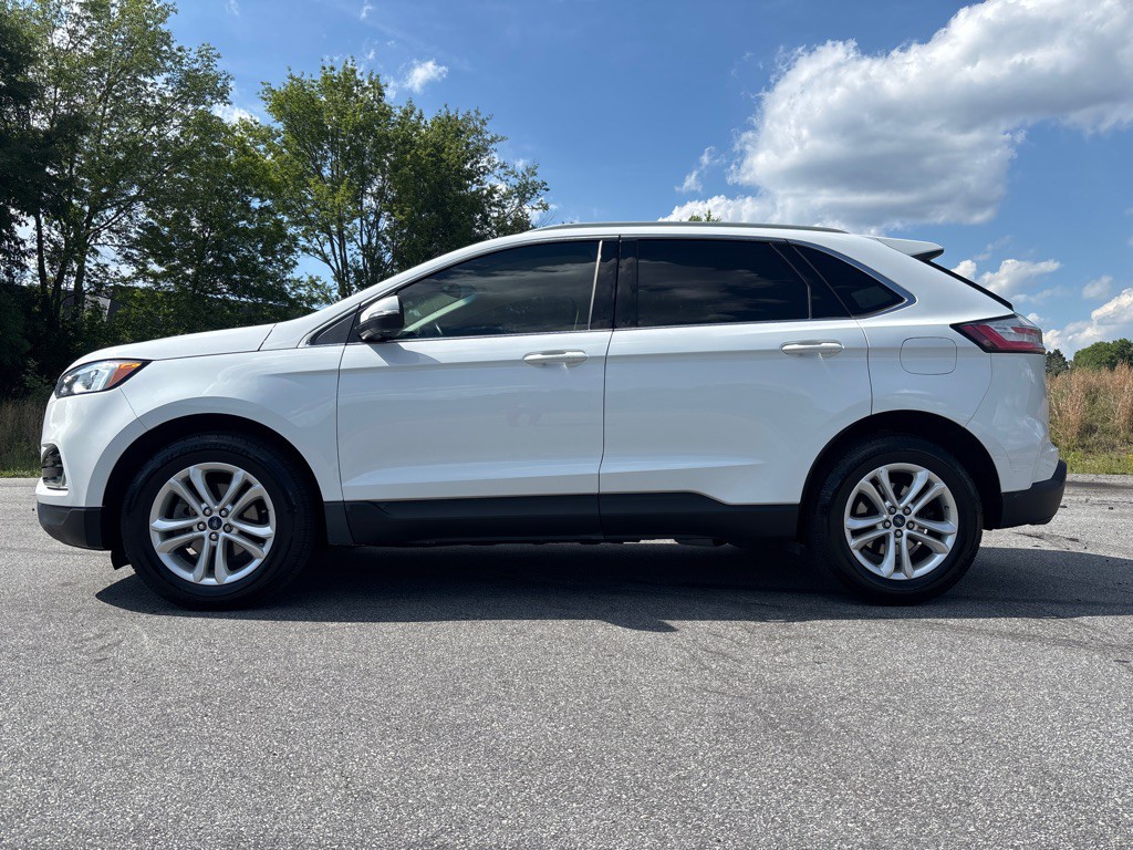 2019 Ford Edge Image 2