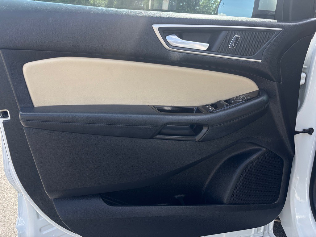 2019 Ford Edge Image 11
