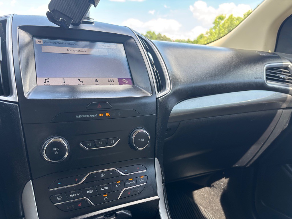 2019 Ford Edge Image 15