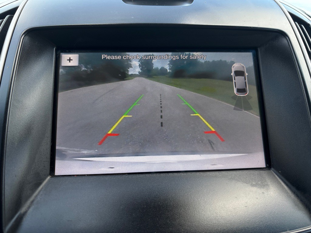 2019 Ford Edge Image 17