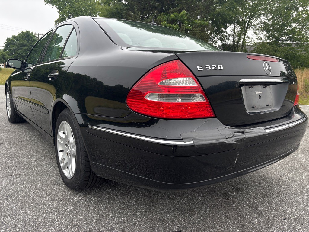 2003 Mercedes-Benz E-Class Image 3