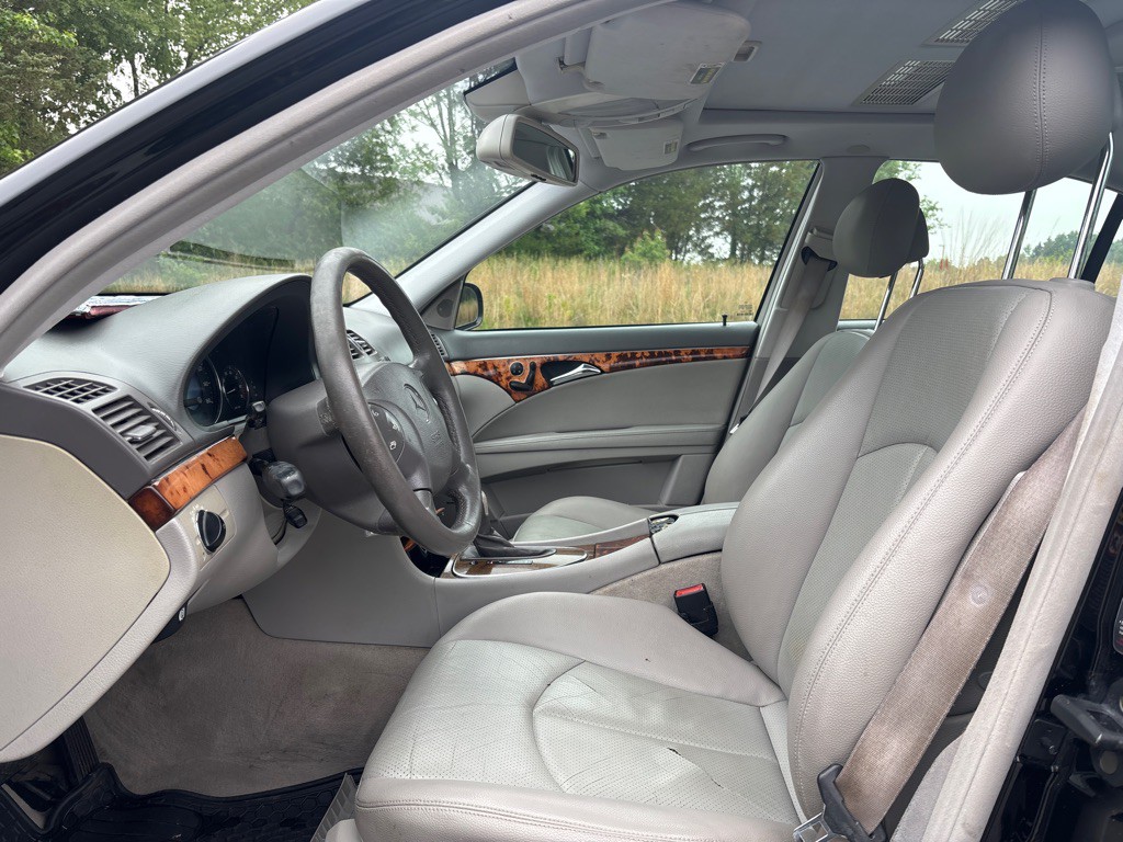 2003 Mercedes-Benz E-Class Image 10