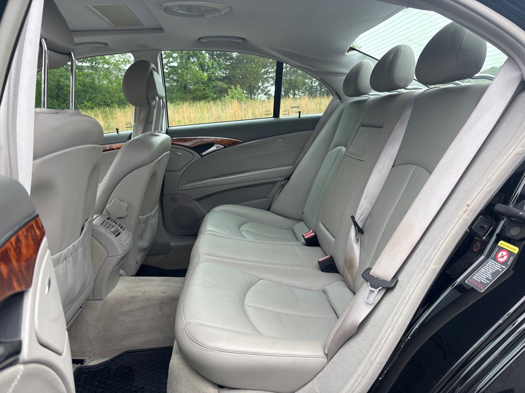 2003 Mercedes-Benz E-Class Image 11