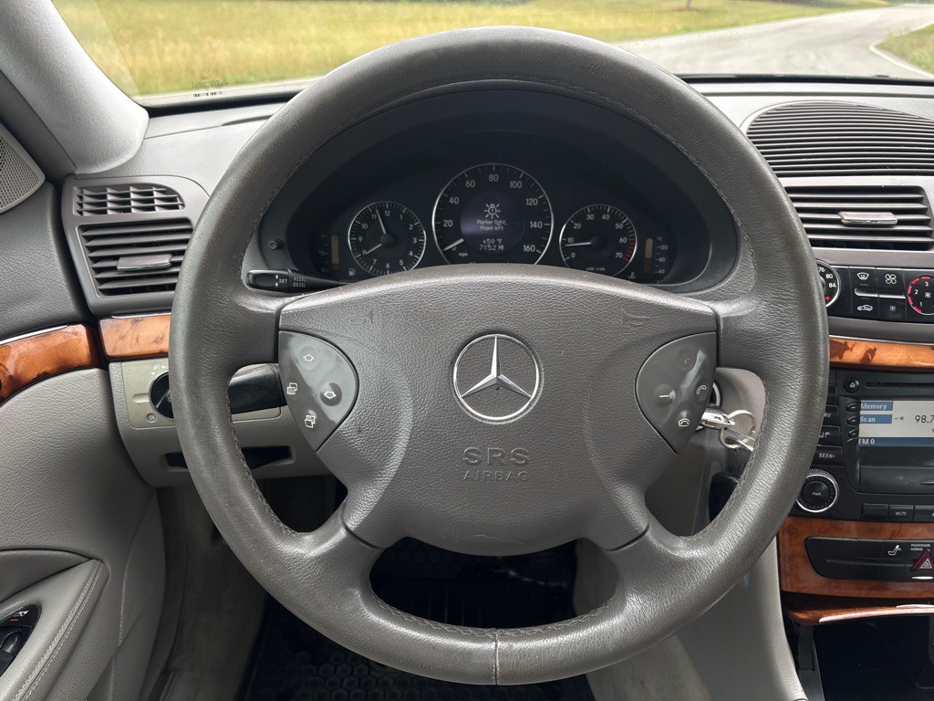 2003 Mercedes-Benz E-Class Image 12