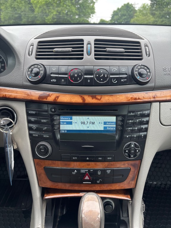 2003 Mercedes-Benz E-Class Image 14