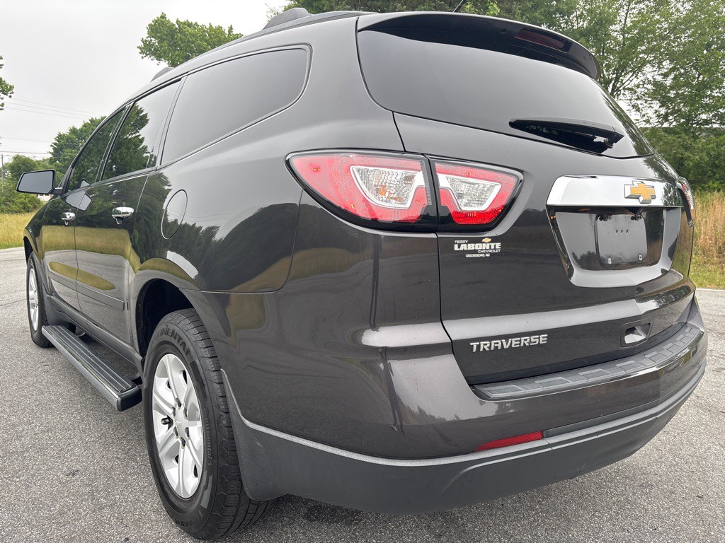 2017 Chevrolet Traverse Image 3