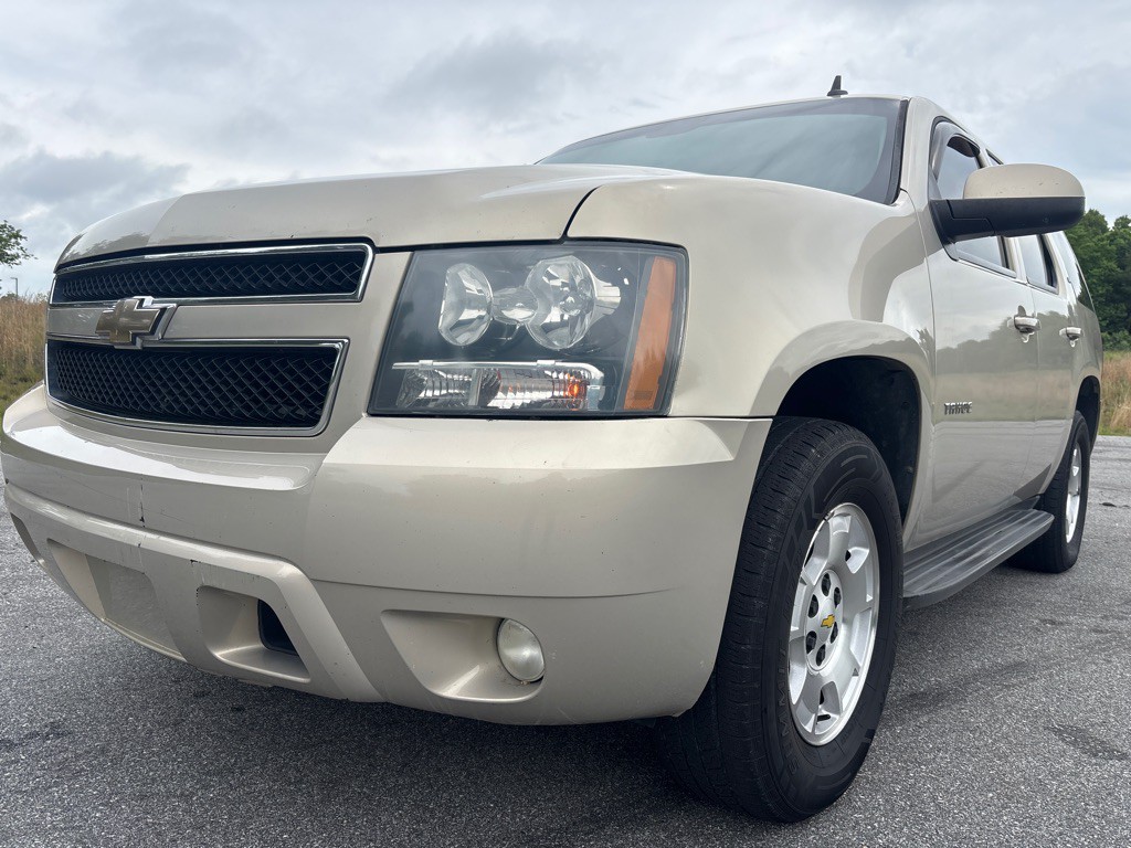 2010 Chevrolet Tahoe Image 1