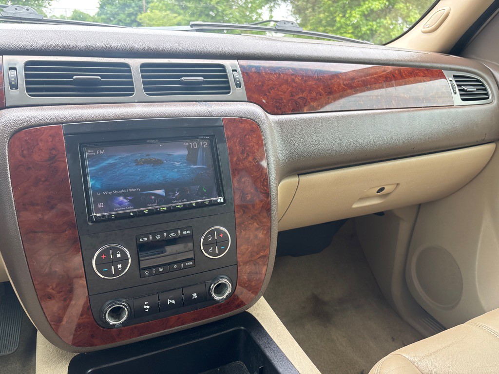 2010 Chevrolet Tahoe Image 15