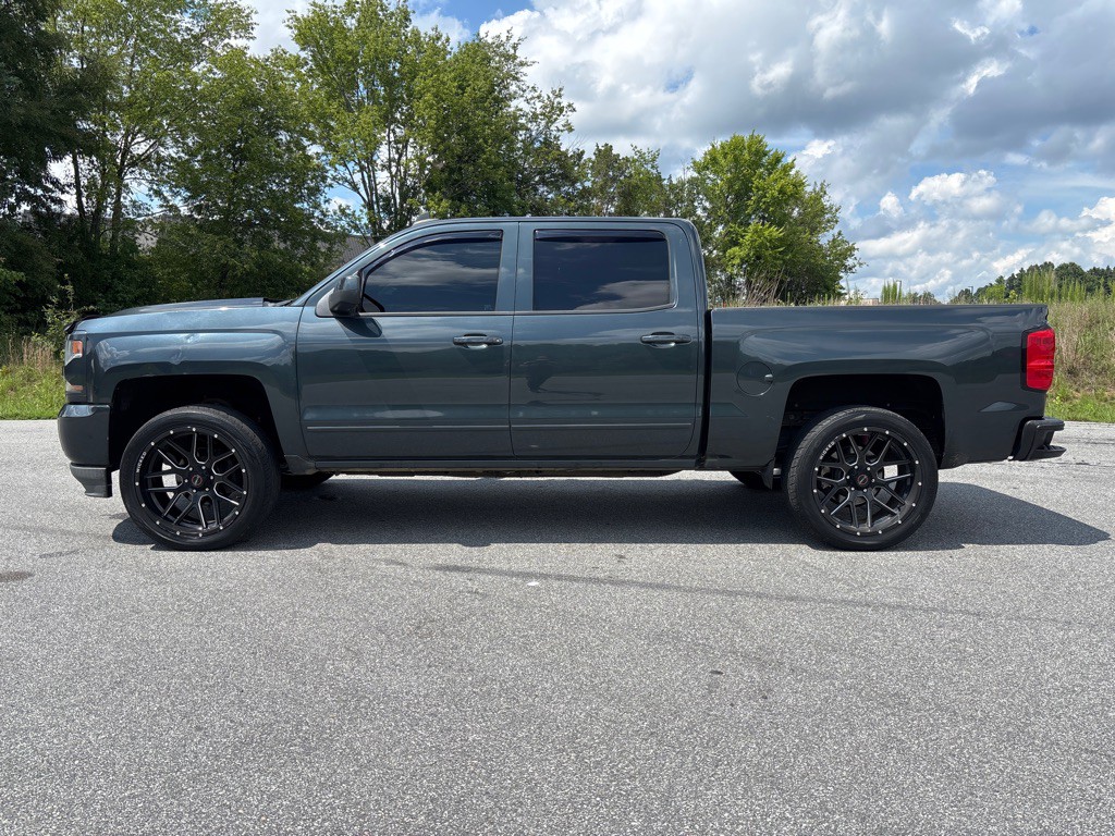 2017 Chevrolet Silverado 1500 Image 2