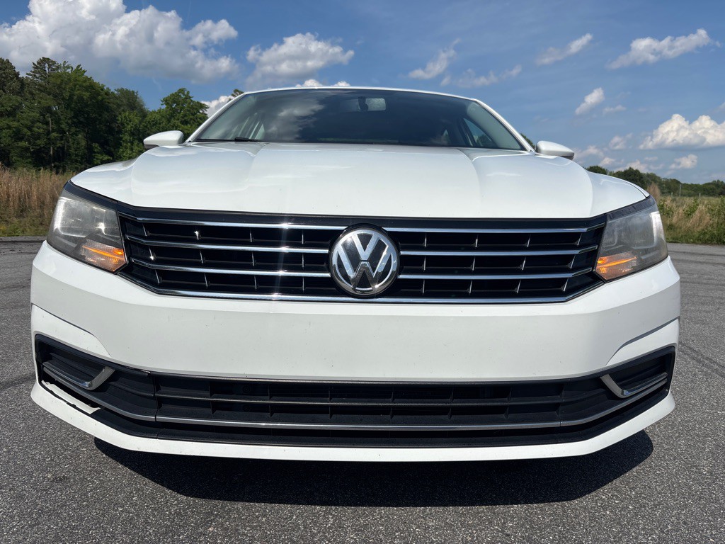 2018 Volkswagen Passat Image 6