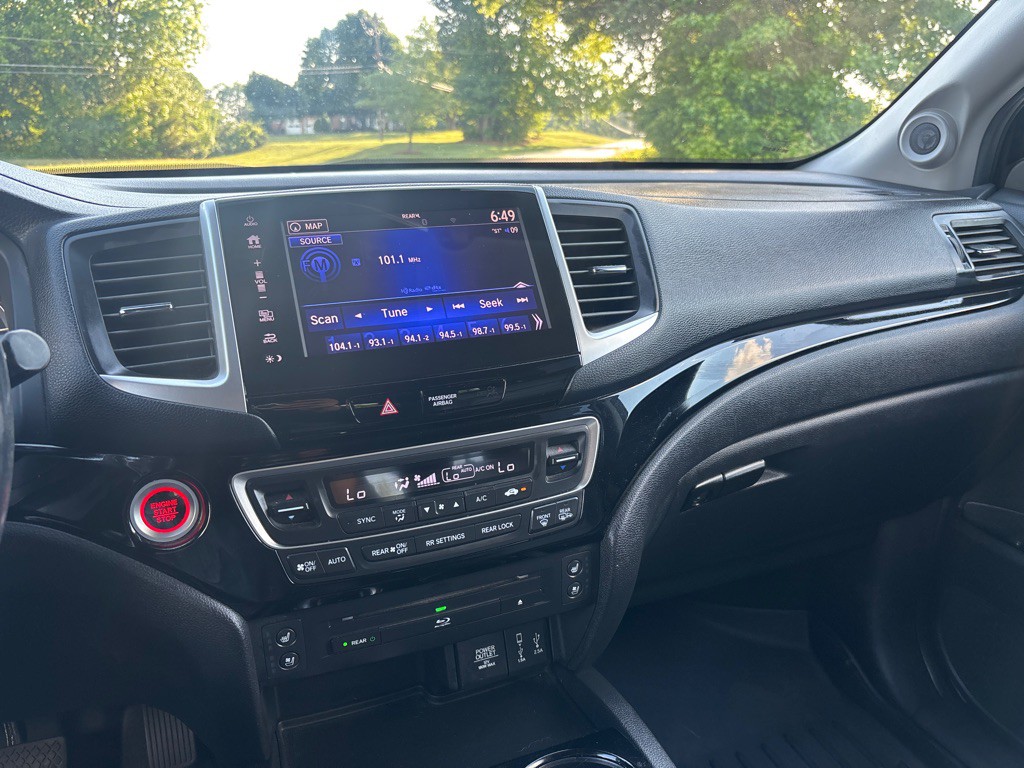 2018 Honda Pilot Image 16