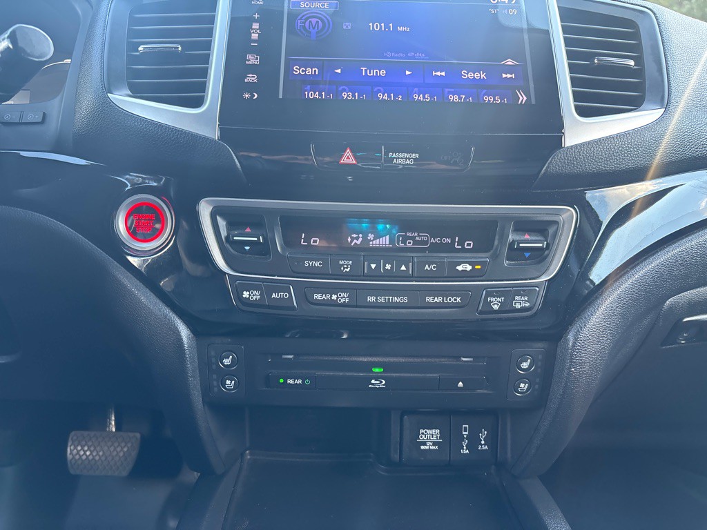 2018 Honda Pilot Image 17
