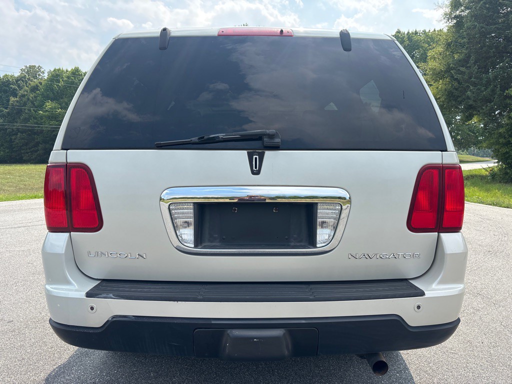 2006 Lincoln Navigator Image 4