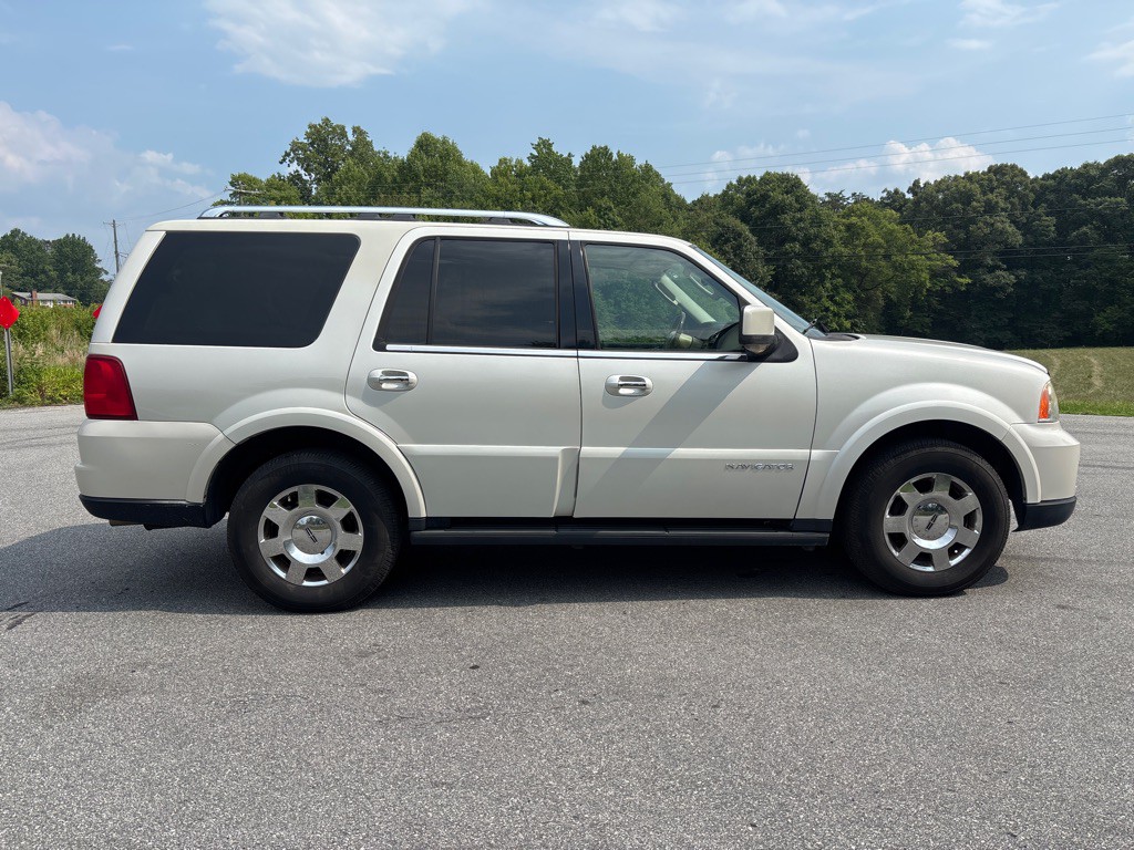 2006 Lincoln Navigator Image 6