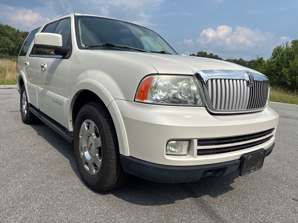 2006 Lincoln Navigator Image 7