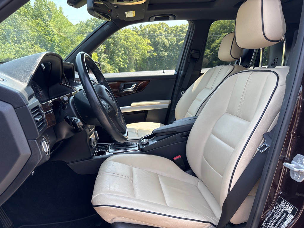 2011 Mercedes-Benz GLK-Class Image 17