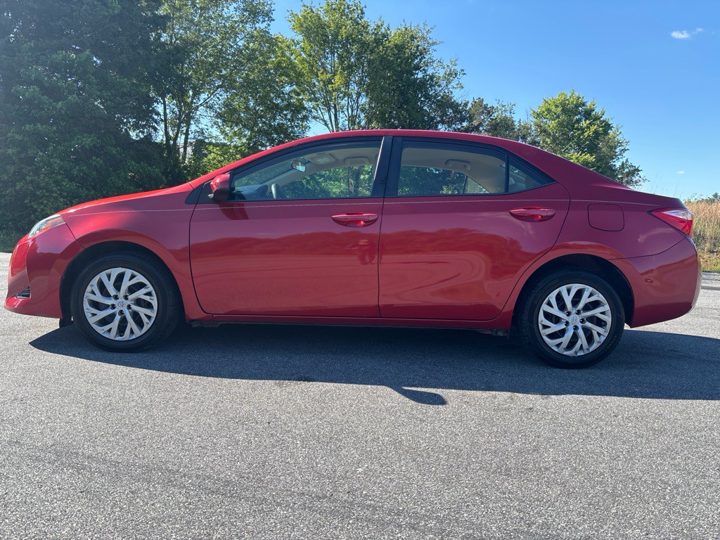 2018 Toyota Corolla Image 2