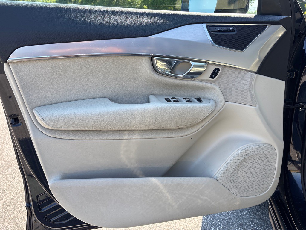 2016 Volvo XC90 Image 11