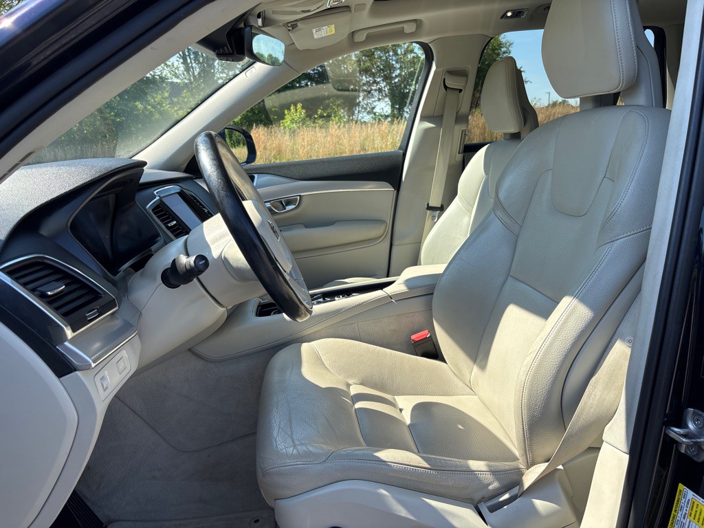 2016 Volvo XC90 Image 12
